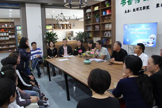 说明: G:\公共课部\17-18下\语言结对照片\IMG_1846.JPG